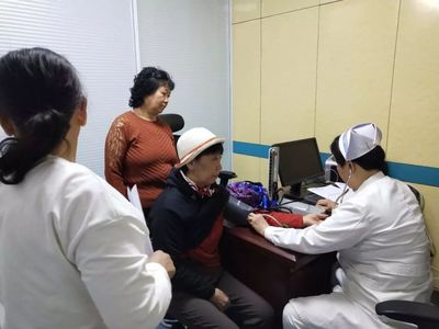 潘家園街道婦聯開展“2018關愛婦女健康體檢”活動，提供全面健康咨詢